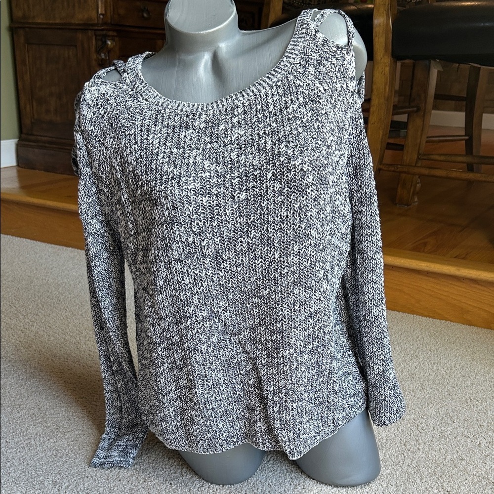 EXPRESS BLACK-AND-WHITE SWEATER WITH SHOULDER, CUT OUTS